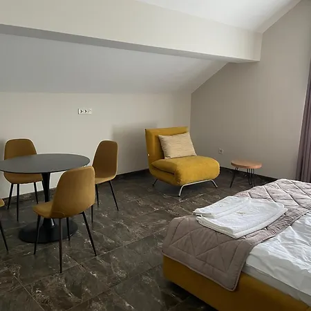Hiking&ski Hotel *